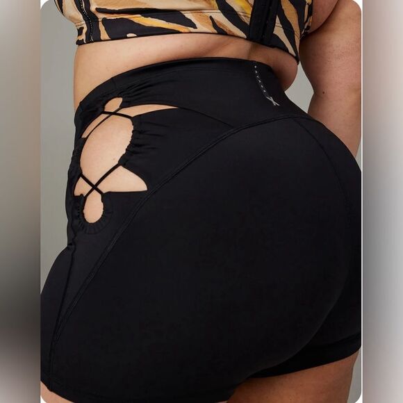 Savage fenty wild cat high waisted shorts - Picture 7 of 8